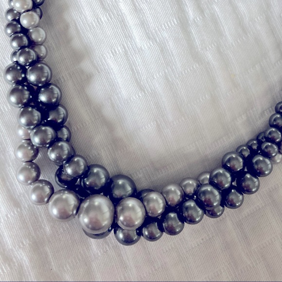 Two tone gray beaded necklace - Picture 1 of 4